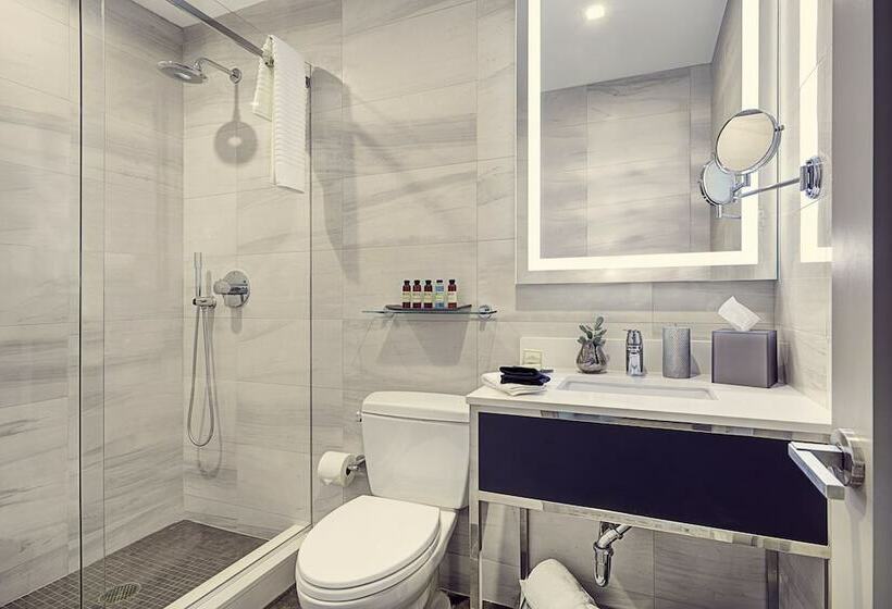 豪华房间, Artezen