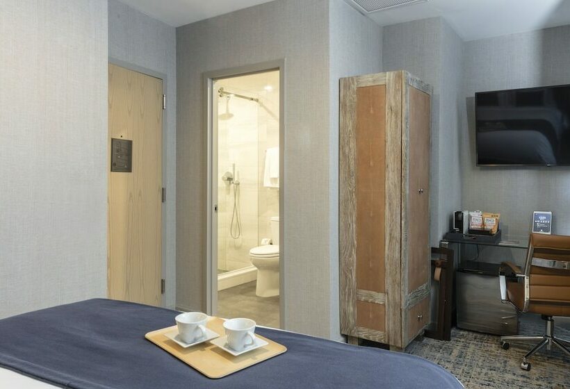 带特大床的豪华房间, Artezen