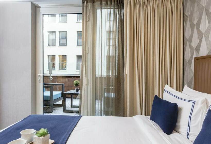 带特大床的豪华房间, Artezen