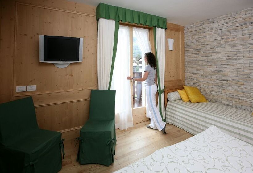 スタンダードトリプルルーム, Meuble Cima Bianca Garni