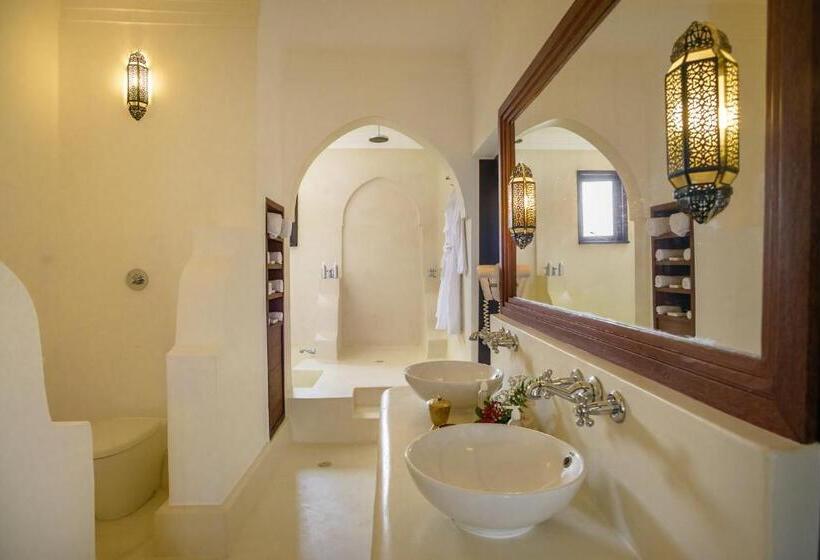 اتاق سوپریور, Swahili Beach