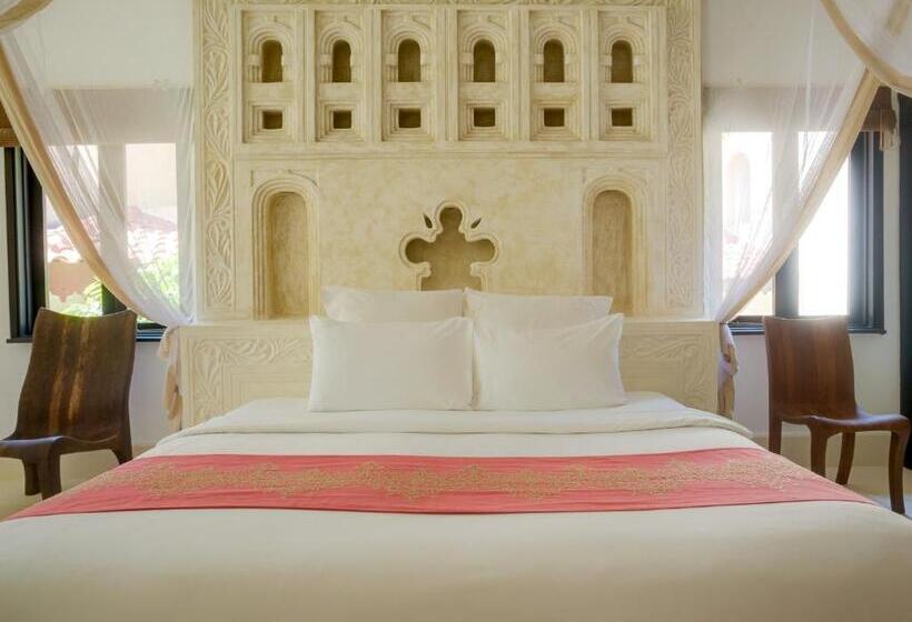 استودیوی سوپریور, Swahili Beach