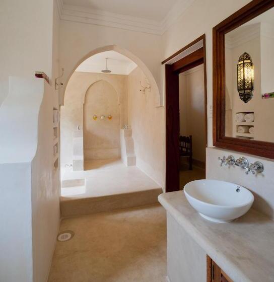 اتاق سوپریور, Swahili Beach