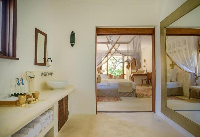 سوییت اجرایی, Swahili Beach