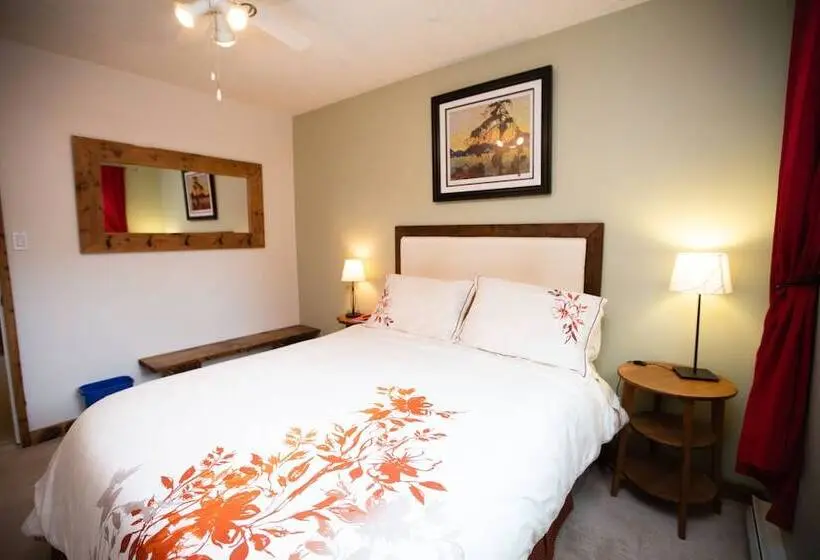 اتاق استاندارد, Alpenrose Revelstoke Bed & Breakfast