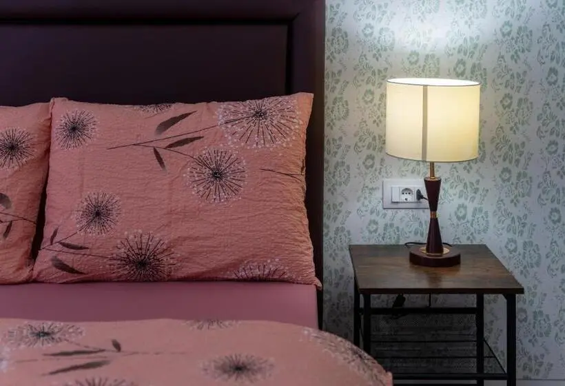 اتاق استاندارد با سرویس بهداشتی مشترک, Hostel Antique