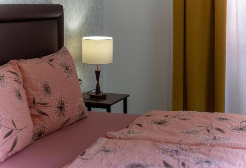 Номер Стандарт Совместная Ванная, Hostel Antique