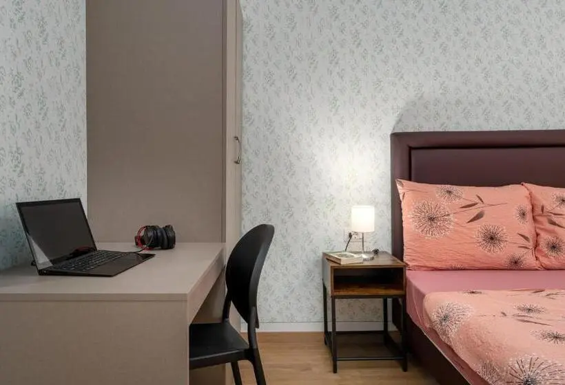 اتاق استاندارد با سرویس بهداشتی مشترک, Hostel Antique