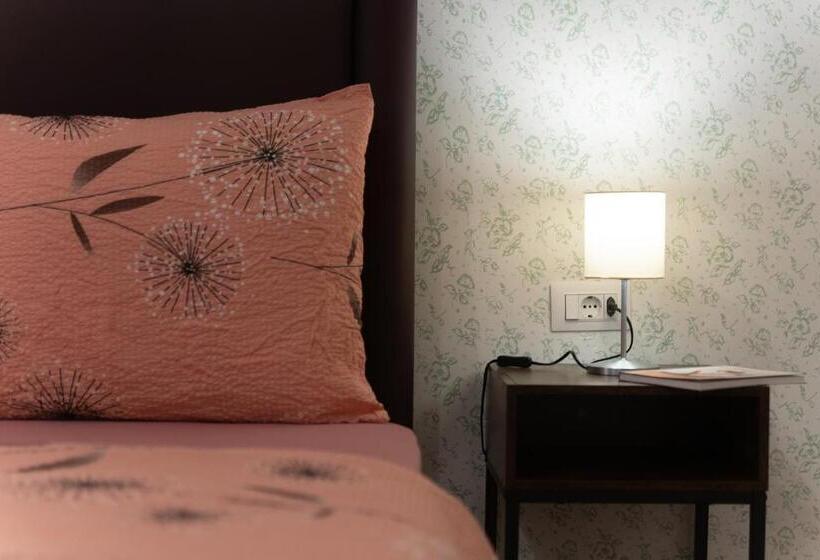 バス共有のスタンダードルーム, Hostel Antique