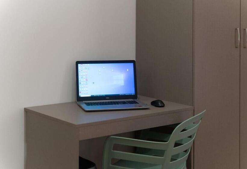 バス共有のスタンダードルーム, Hostel Antique