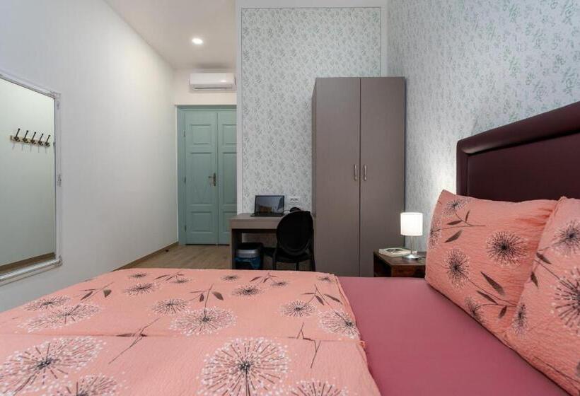 バス共有のスタンダードルーム, Hostel Antique