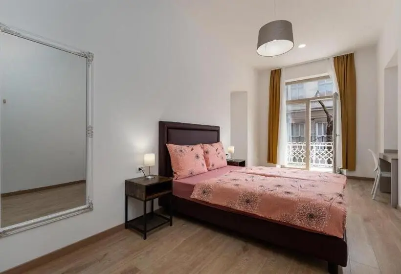 اتاق استاندارد با بالکن, Hostel Antique