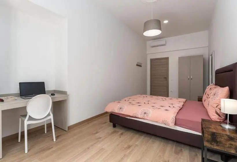 اتاق استاندارد با بالکن, Hostel Antique