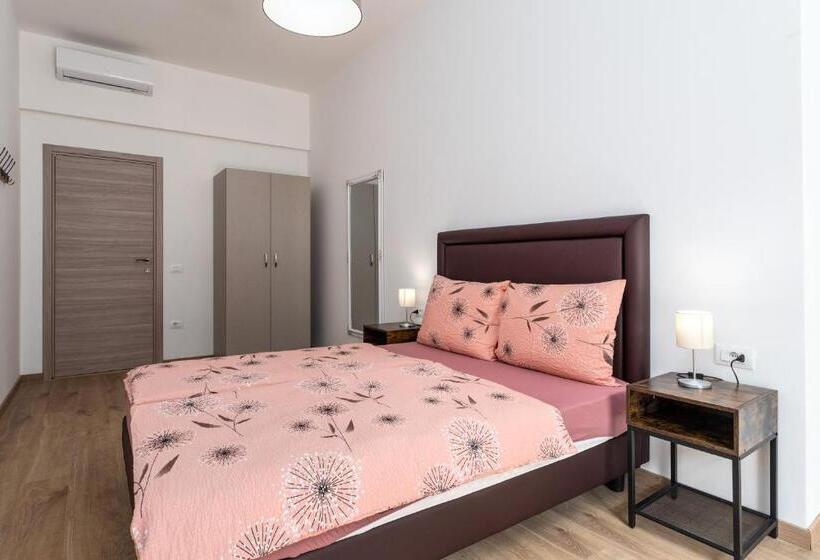 Номер Стандарт с Балконом, Hostel Antique
