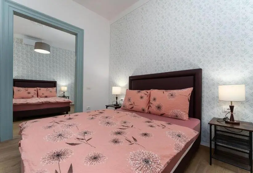 اتاق خانوادگی با سرویس بهداشتی مشترک, Hostel Antique