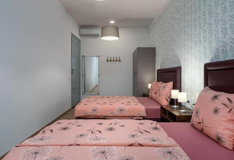 浴室共有ファミリールーム, Hostel Antique