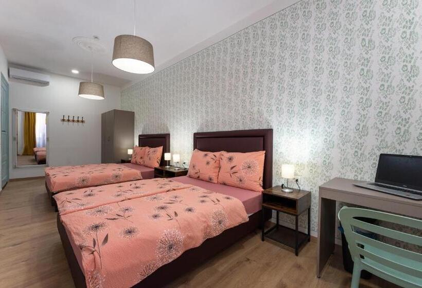 浴室共有ファミリールーム, Hostel Antique