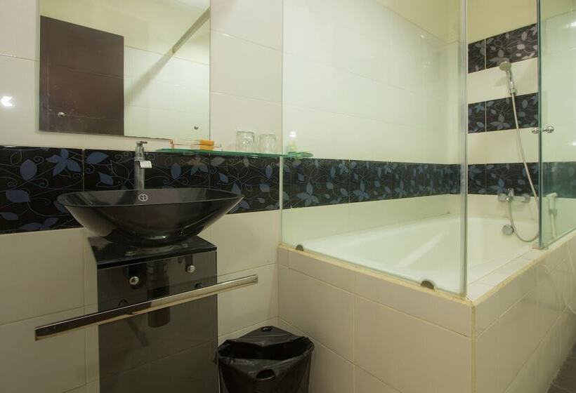 Номер Deluxe, Maxi Hotel Kedonganan