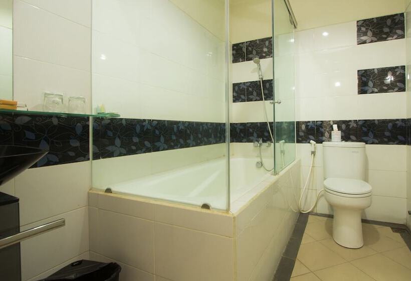 디럭스 룸, Maxi Hotel Kedonganan