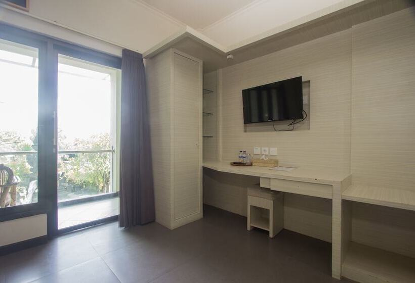 Номер Deluxe, Maxi Hotel Kedonganan