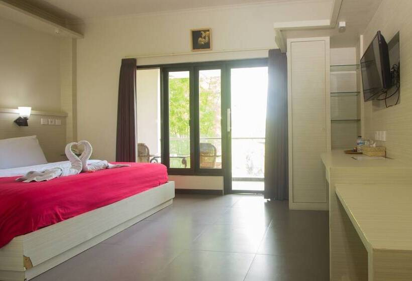 디럭스 룸, Maxi Hotel Kedonganan