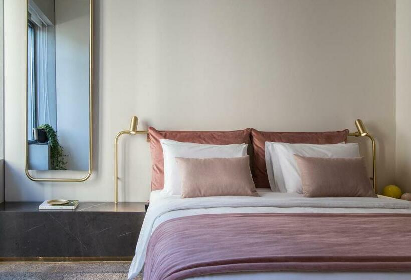 غرفة كلاسيكية, Perianth