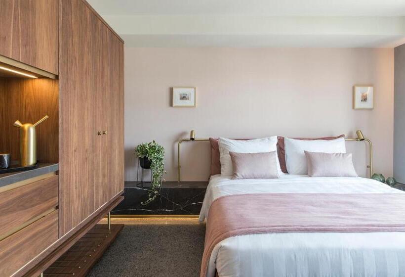 غرفة سوبيريور ذات إطلالة, Perianth