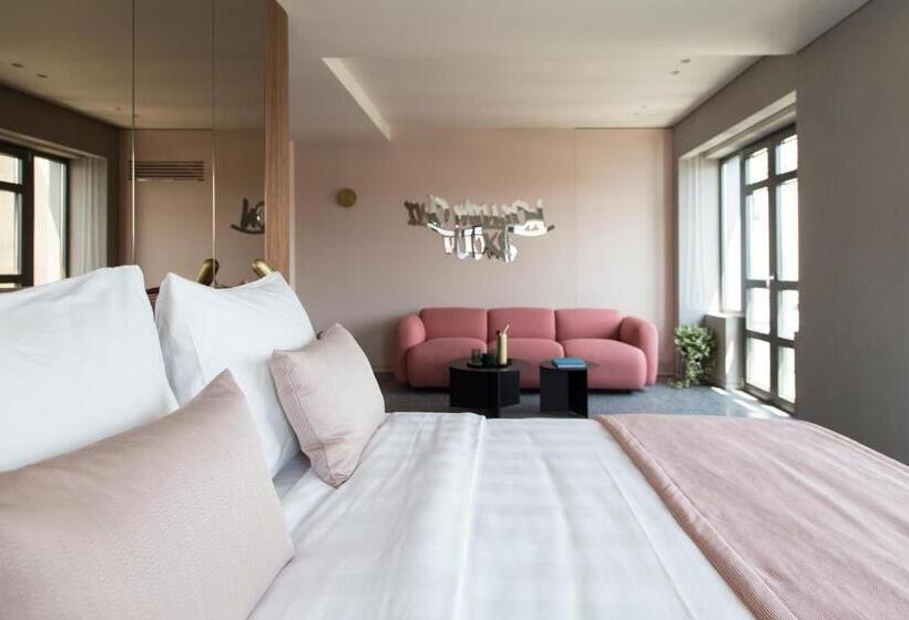 جناح ذو إطلالة, Perianth