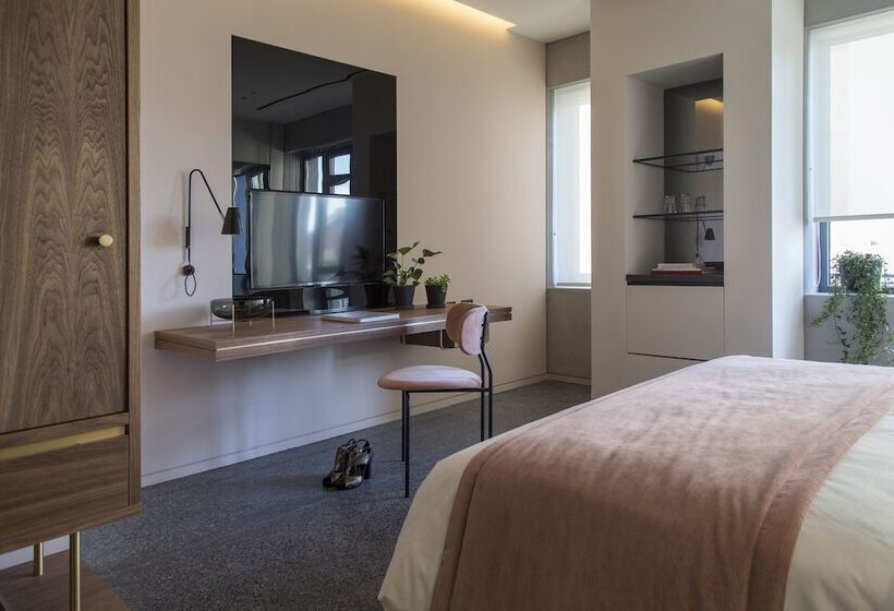 غرفة كلاسيكية, Perianth