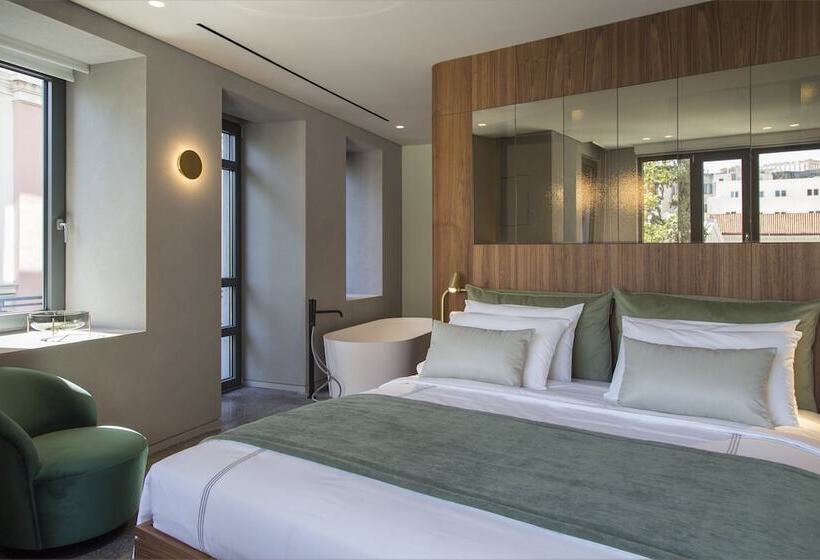 جناح ذو إطلالة, Perianth