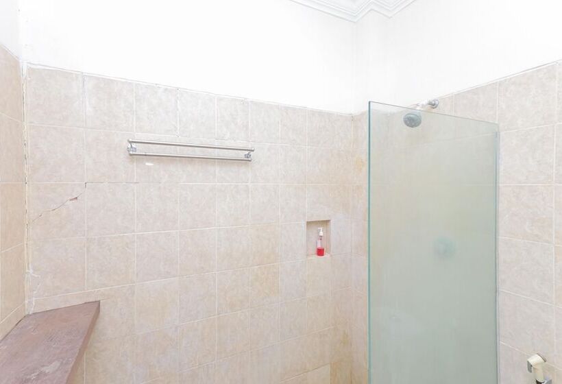 标准间, Reddoorz Near Gubeng Station