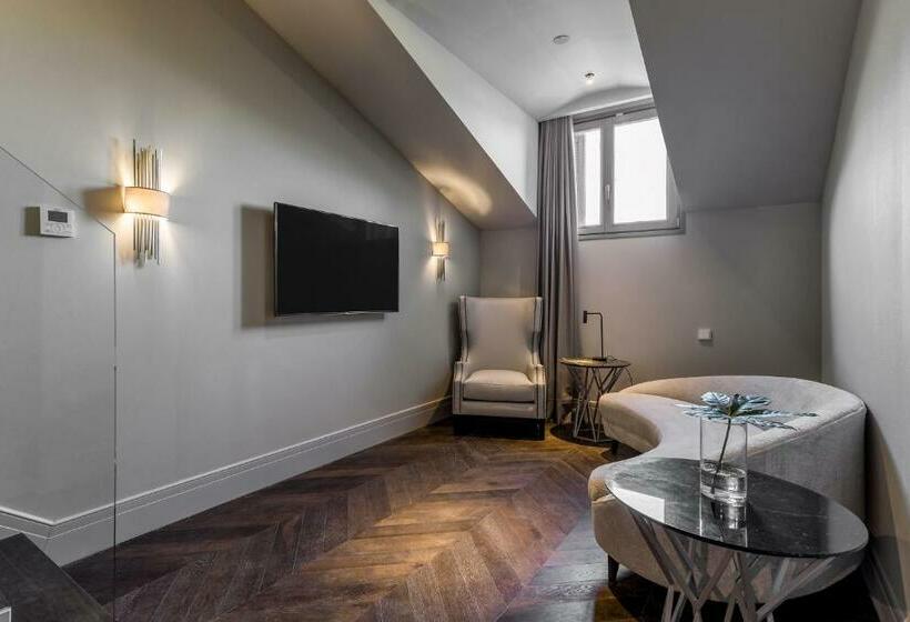 اتاق دوبلکس, Room Mate Gorka