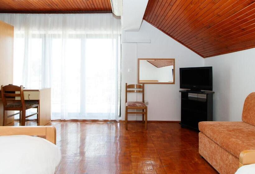 غرفة قياسية فردية مزودة بشُرفة, Motel Tri Lovca