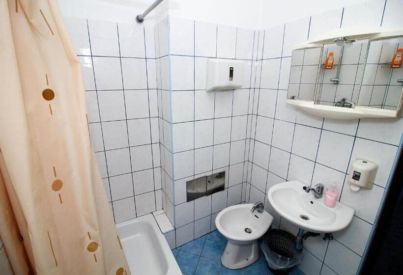 غرفة قياسية, Motel Tri Lovca