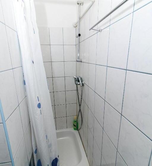 غرفة كلاسيكية ثلاثية, Motel Tri Lovca