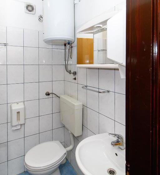 غرفة كلاسيكية ثلاثية, Motel Tri Lovca