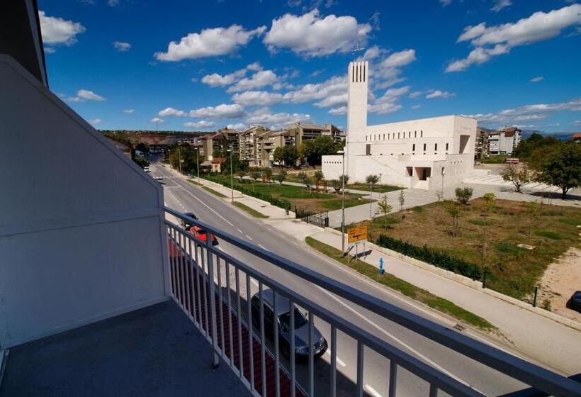 חדר סטנדרט לארבעה, Motel Tri Lovca