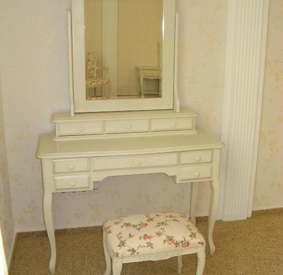 Люкс, Complex Zelenyi Gai