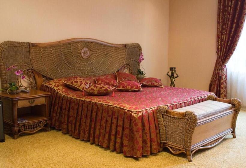 Люкс, Complex Zelenyi Gai