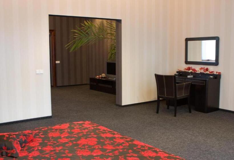 Люкс, Complex Zelenyi Gai