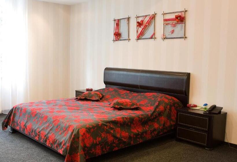 Люкс, Complex Zelenyi Gai