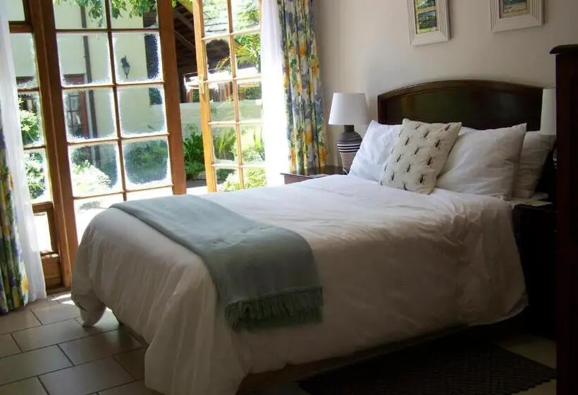 デラックスルーム, Mongoose Manor Bnb