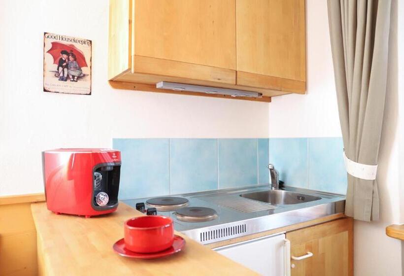 Номер Стандарт, Pension Baarblick