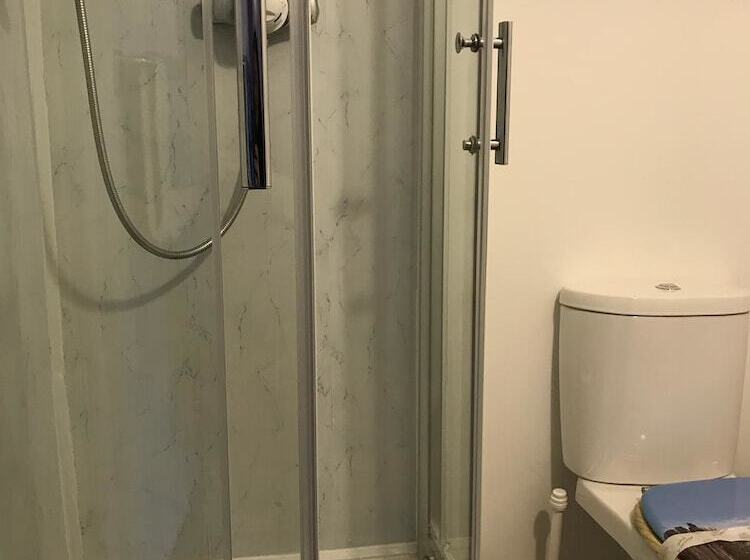 غرفة قياسية, The Lyndsay Guest House