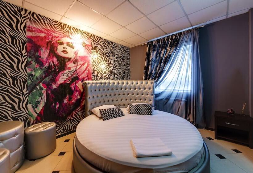 스위트, Marton Turgeneva