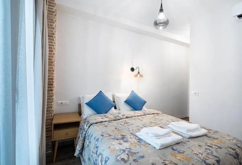 سوییت جونیور, Veneziano Boutique
