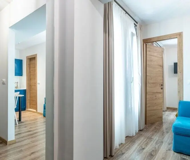 سوئیت سینیور, Veneziano Boutique