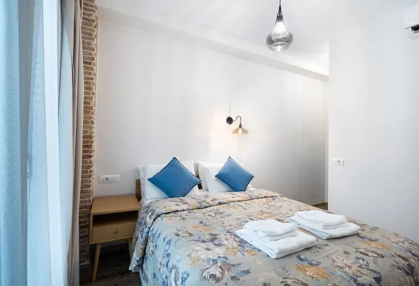 سوییت جونیور, Veneziano Boutique