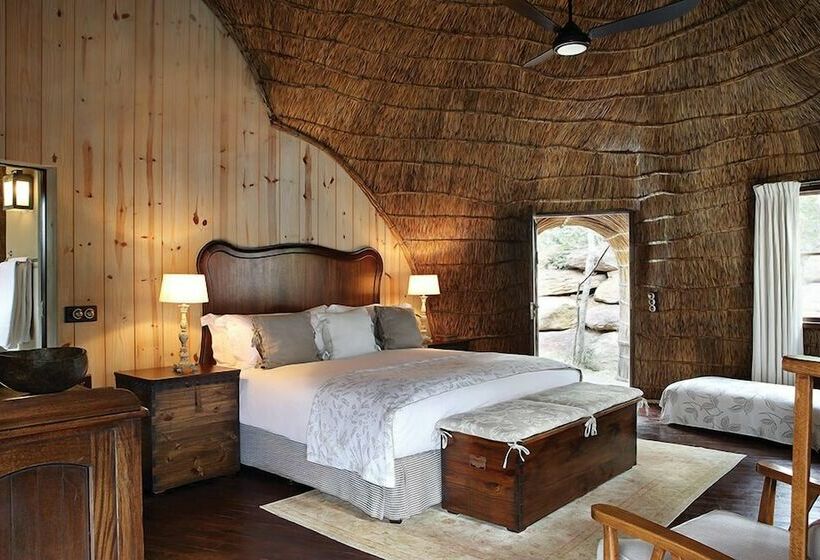 בקתת דלוקס בת חדר 1, Zulu Camp At Shambala Private Game Reserve