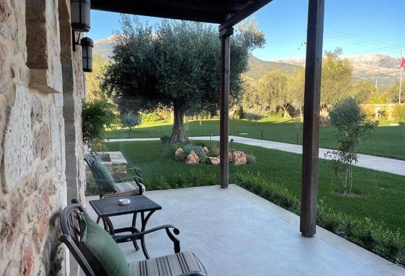 Полулюкс Вид на Сад, Mystras Grand Palace Resort & Spa